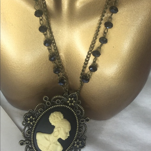 Vintage Cameo Necklace - Picture 3 of 6